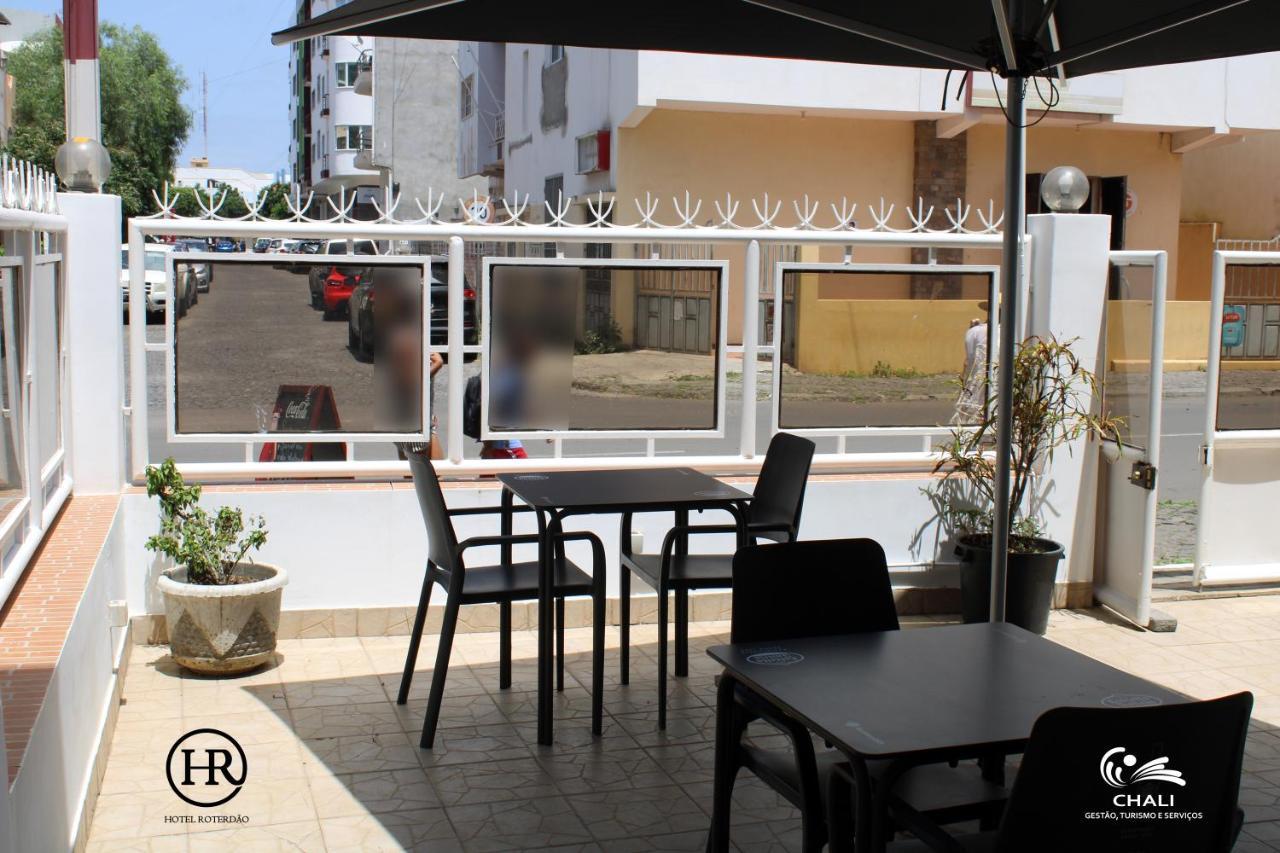 Hotel Roterdao "Under New Management" Πράγια Εξωτερικό φωτογραφία