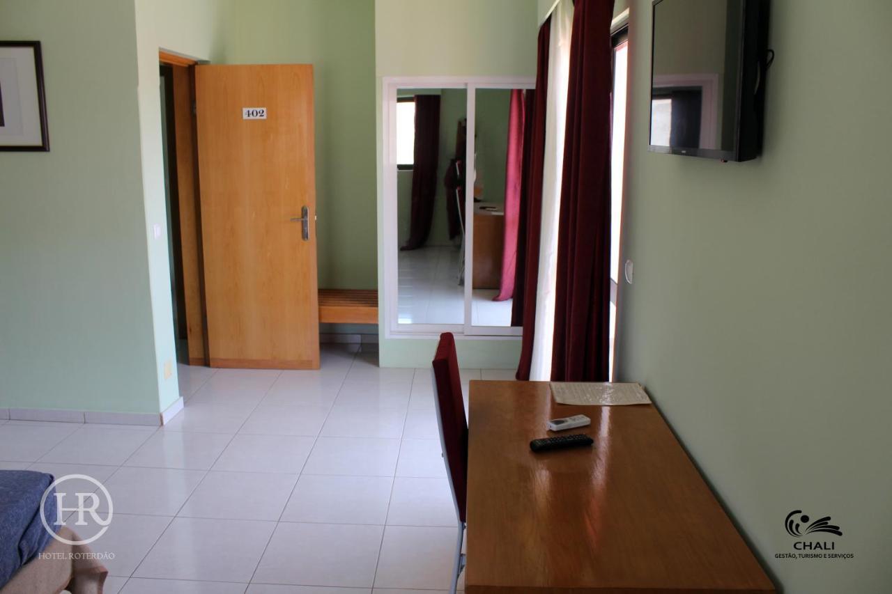 Hotel Roterdao "Under New Management" Πράγια Εξωτερικό φωτογραφία
